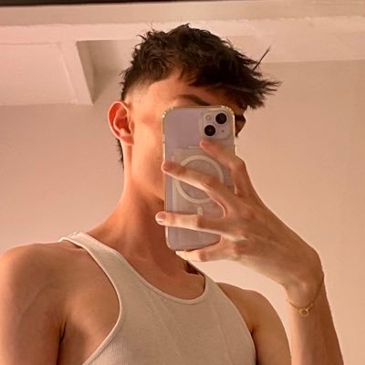 iaamtoinou's profile picture. danse ou meurs 👹|| just a good (mean) boy || mutu ? 🤙🏻