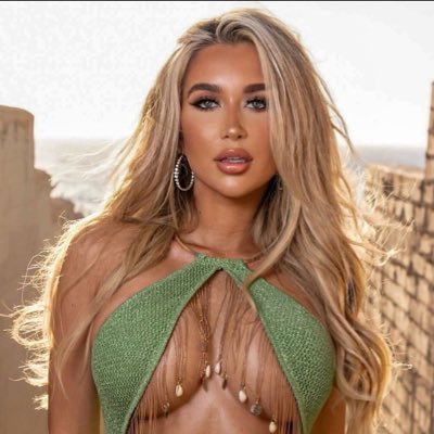 World traveler, wine lover and model. #Rp #Single #NotNikkiSandiego
