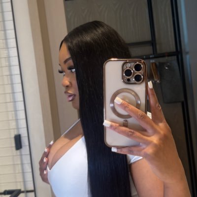 pradaxadria's profile picture. welcome to my world 🩰🫧