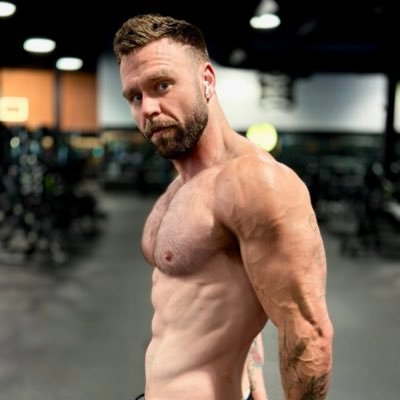 6’2” | 200 lbs x 7% bf of muscle | Adult performer | Personal Trainer. DM for collab x training