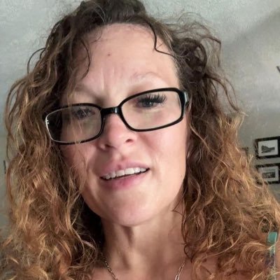 Delgadoang64112's profile picture. 