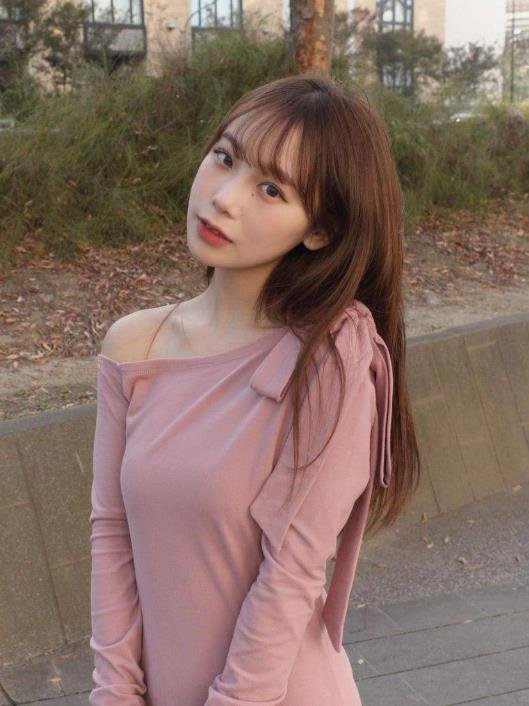 귀찮게 굴 거야💋/심심하면 연락해☎/거짓말 싫어🚫/사진 찍는 게 제일 좋아📸/팔로우=답장💌