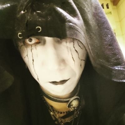 フロアに異界を召喚する、闇の記憶装置。
DJ / VJ / Live Photographer
Organize : TOKYO DARK CASTLE, Darkside of NewWave
Band : POISON D'HERMÈS, Neurotic Doll