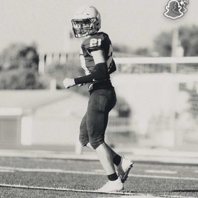 MLB/TE || 6’ || 172 || 215 bench || 320 squat || 175 clean || class of 29 || 4.8 40 || https://t.co/owxqQWRLlE