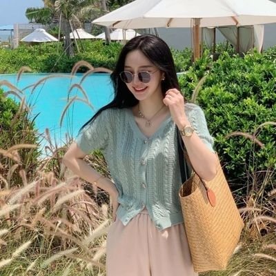 Cexa114272's profile picture. Love teaches patience better than time.