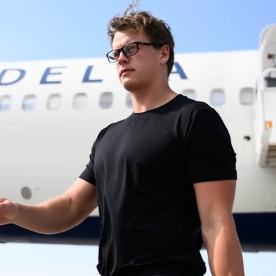 🇺🇸.🎧.🎮 — 𝟬𝟵 ˓⠀ 𝐂𝗂𝗇𝖼𝗂𝗇𝗇𝖺𝗍𝗂 & 𝙲𝚘.!...﹚ Quarterback 𝗔𝘀𝘀𝗮𝘀𝘀𝗶𝗻”. (🏈) !͏ ͏ ͏ ͏ ͏ ͏writing my own story