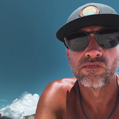 onerevenant's profile picture. Wall flying