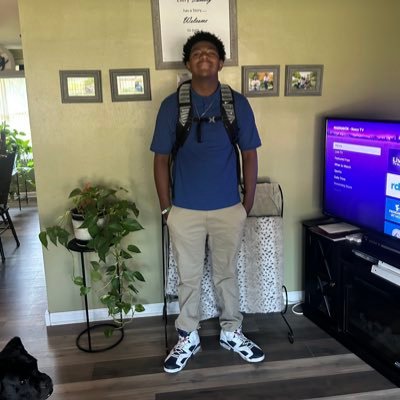 Chaminade Julienne Hs , 14 years old/6’0 / 204lbs. , OT/DE. /info: evanthehitman@gmail.com.