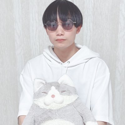 趣味は、読書📚散歩🐾ショピング🛍️ 絵描き🎨ピアノ🎹You Tube🎥TikTok🎵 甘いモノとmozが好きです!! (基本食べるの大好き)