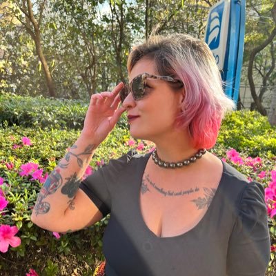 terapia e twitter é o que o jovem adulto precisa pra sobreviver // ela/she // Vasco da Gama ◤✠◢