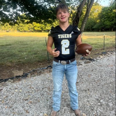 @WestFork_FB|‘28| RB,MLB| 3.6 GPA| HT 5’10| WT 160|