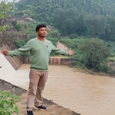 SonogistVijay's profile picture. 🚩 बेरोजगार झारखंड 🇮🇳
झारखंड कि धरती 
खोदोगे तो चारों तरफ खनिज है और 
खोजोगे तो हर जगह भ्रष्टाचार