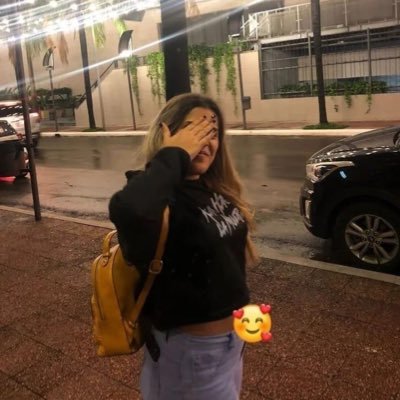 𝓡𝓮𝓼𝓲𝓵𝓲𝓮𝓷𝓬𝓲𝓪
Sonreír y no darse mala vida por nadie,esa es la actitud🤪