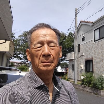 日本国を愛する生粋の日本人です。