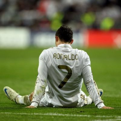 Saliliil's profile picture. وما نيل المطالب بالتمني (ولكن تؤخذ الدنيا غلابا)