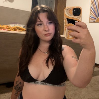Hi guys I’m a seller and I also do meetup my dm is open let have some naughty fun 🤩 💦💦👅