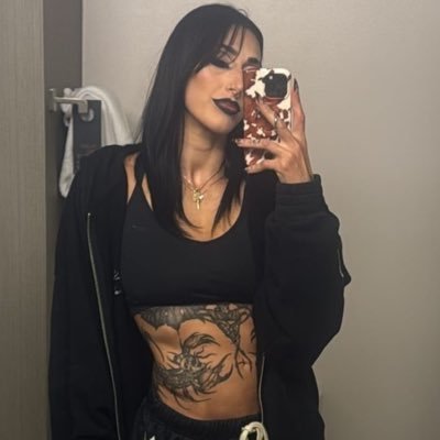 ioveripley's profile picture. edits + other shit