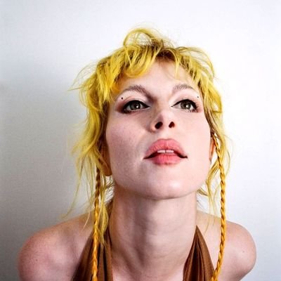pictures & videos of hayley williams from paramore ♡
(backup: @yelyahoutfit)