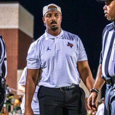 Christ🙌🏾 • Proud Husband💍 & Father 👶🏽• UNT 🏈 Alum • Mesquite 🏈 Alum • Co-DC & Linebackers @JungleWestFB #ITWIT RUN&HIT🪖•