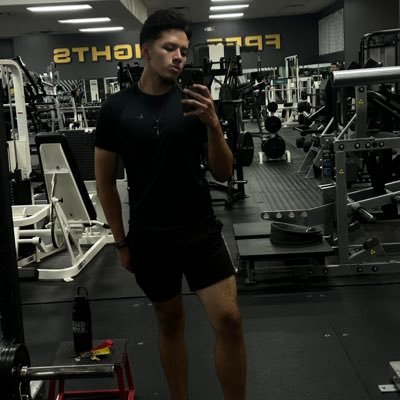 realslicric4's profile picture. Grateful. #allglorytogod 🙏🏽                                 Ig: Blessedbyric