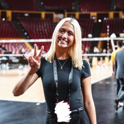 @Cronkite_ASU '27 | 🏐⚾️ Sideline Reporter @Blaze_Sports | Cohost of