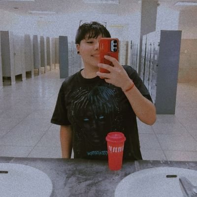 LizRaRaRa0912's profile picture. 