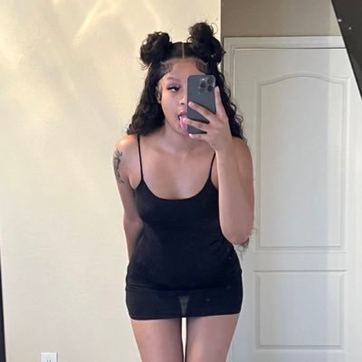 23💞||sweet pussy energy🥳|fetish friendly😈||DMs open to buyers❤️🔥||Yes I do collab🚘|| FT 📲sextin,custom vids || & Ask for my menu