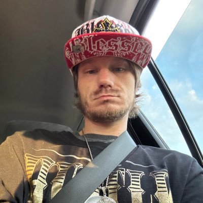 I’m single ladies I’m looking for a girlfriend so you out there and you single and you like a poor man holler at your boy