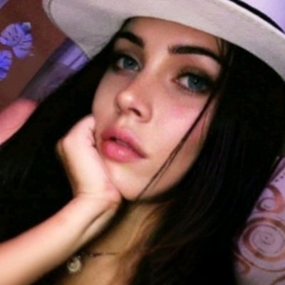 SOY DE COLOMBIA, ESTOY SOLTERA Y TENGO 20 AÑOS . Al que NO me chatea LO BLOQUEO . Cuenta de respaldo: @ru_ruru009
