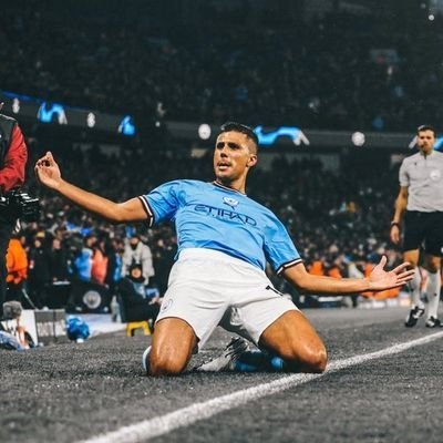 futbolista profesional del @Mancity y españa . 2024 Ballon d'Or Winner. Cuenta de fan. no afiliada al real.Rodri