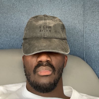 akinfelami's profile picture. built different