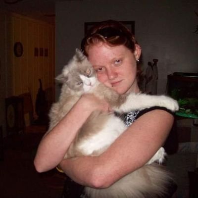 TheLombaxXJ0461's profile picture. She is probably playing video games. ❤️🎮