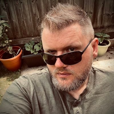 Decorator, barbigerous bon viveur. Talks shit. Pop culture aficionado. Cats. Cake. Knobhead.