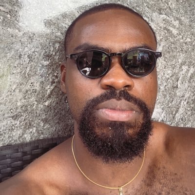 screenwriter, director, storyteller || words in: @iselemagazine @NativeMag @IJNet @bellanaija @JAY_Literature @AkewiMagazine