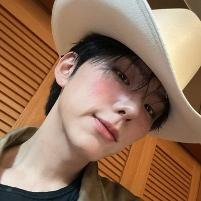 k0dzuk's profile picture. monwenee🇲🇽
yuumika♡