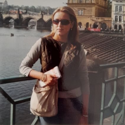 English and History teacher @olcdrogheda.TCD and DCU alumna. Part-time lecturer. Intercultural education and English teaching. Story-telling. Anti-racism.