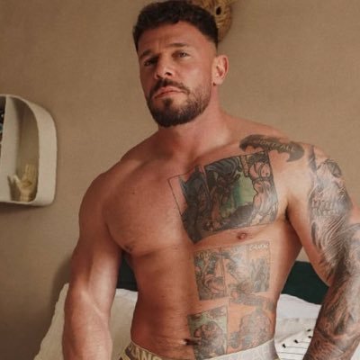 Hunky men for us girls & our LGBTQ+ followers 🌈❤️ #MrSeptember @Paul_PlumberOF 👑 #hunkoftheyear @dcbrne 🏆
