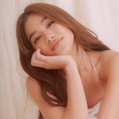 Keep life simple | August 17, 2025 7:33am tumingin sakin si Aiah