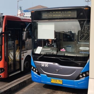 TJKoridor11's profile picture. Koridor 11 | Pulogebang - Kampung Melayu | Waktu Operasional: 00.00 - 23.59 (24 Jam) #UnofficialAccount #JagaJakarta