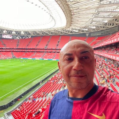 Todo un honor coincidir con el mejor jugador de fútbol, de la historia. Lionel Messi ⚽️👑. Y con Las Reinas del fútbol Mundial @alexiaputellas @aitanaBonmati 👑