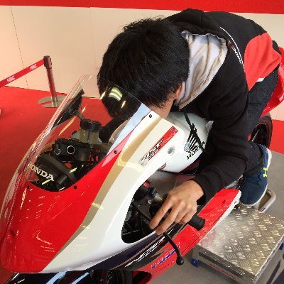 es_mimiko's profile picture. ただの労働者 ビバップ、ハードバップ・乗り物好き。日常の事を中心に呟いてます。BUF/ORL/CUSE/筑波サーキット/カエル