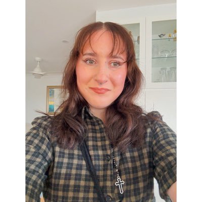 23 ~ working towards a healthy mind & body • diary about my life with #schizophrenia #bpd & #ed 🌓 she/her