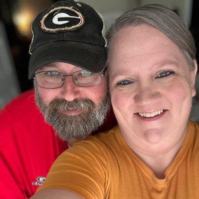 Family first •@LadyHeard0318’s husband•Lover of 90’s Country •Wanna be grill master #GoDawgs #ForTheA #RiseUp