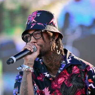 333halfeviltw's profile picture. you won't know how to be brave until you choose to fight when you're afraid