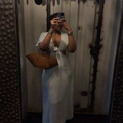 This account is dedicated to celebrating beautiful women, Soft life, loud laughs, lip gloss and polished nails 💅 | DM for PR