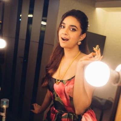 prathi_sarvan's profile picture. Married Hot Wife 💋- Here to explore my another shade 😈- 0 attitude  -only lucky guys can have my dm 😜