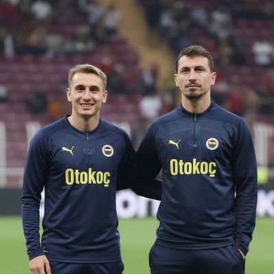 Sadece FENERBAHÇE. Mert HAKAN YANDAŞ. @Mhyandas 🤍 @Fenerbahce #MHY #08 | Fan account /💛💙
