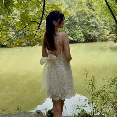 toto8691's profile picture. You were born with wings, why do you choose to crawl like an ant all your life?