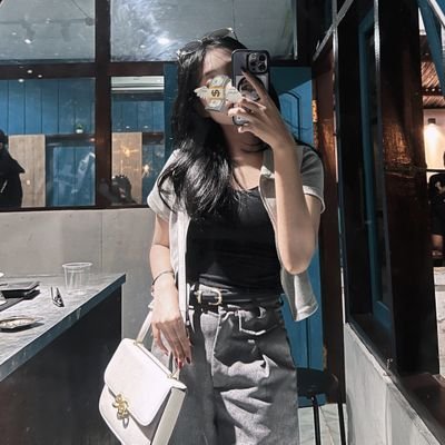 cumonraa's profile picture. ᴅᴜᴍᴘ ᴀᴄᴄ 🎳