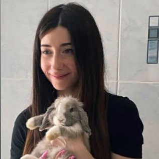 Fille née du cœur des peuples,
Guidée par le souffle de la justice,
🕊️ Je chemine vers la vérité qui unit 🕊️